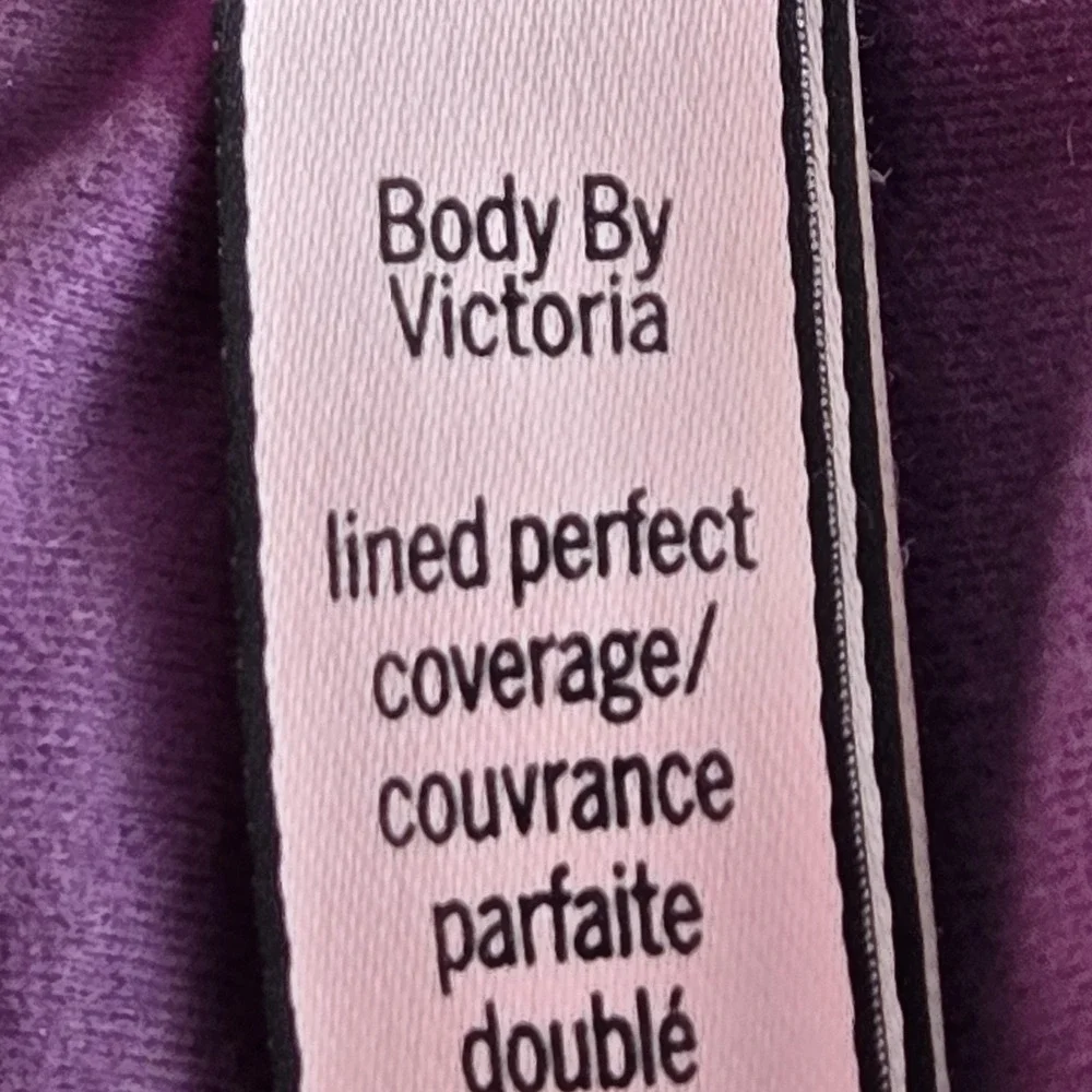 Victoria's Secret Lined Perfect Coverage Underwire Bra Size 32DDD‎ Purple